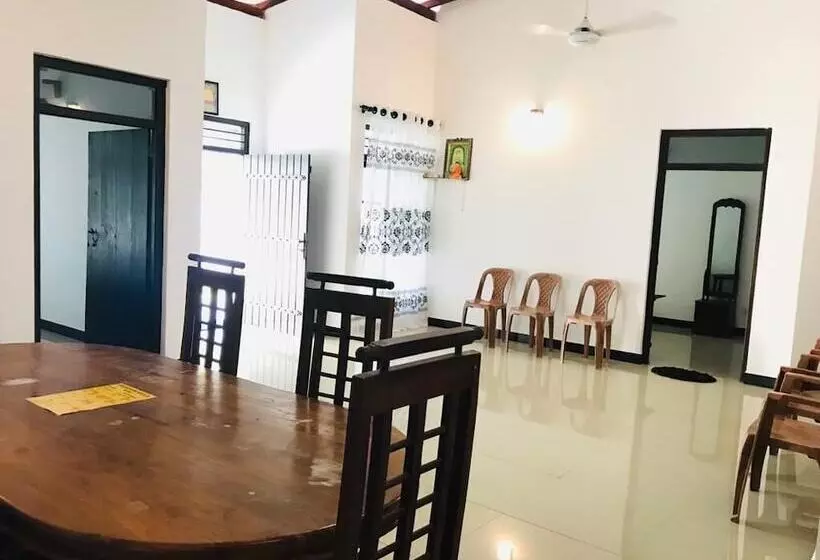 ペンション Asha Villa Weligama