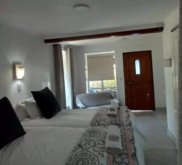 Majatalo Country Lane Guesthouse