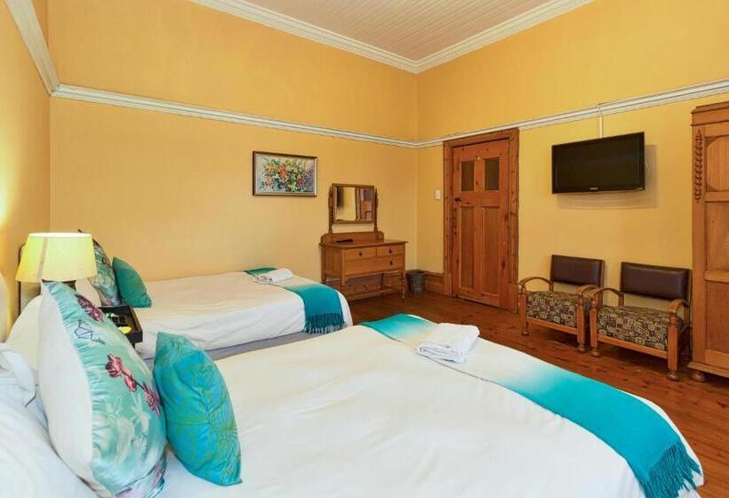 פנסיון Fernando S The Grange