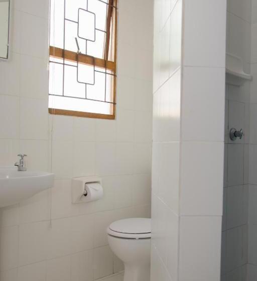 פנסיון Fernando S The Grange