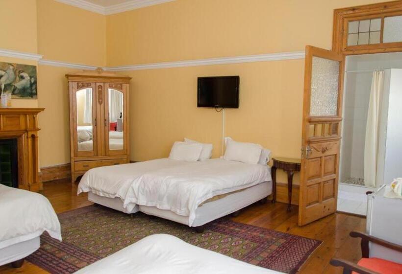 פנסיון Fernando S The Grange