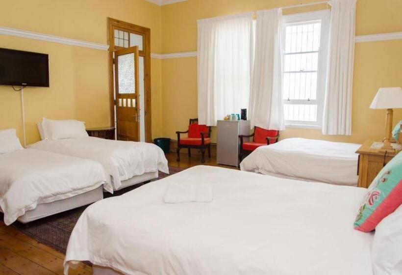 פנסיון Fernando S The Grange