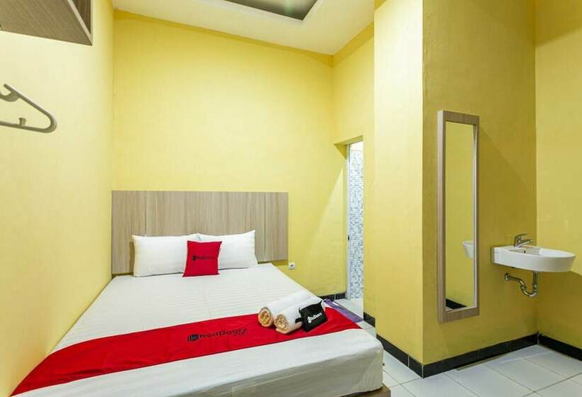 بنسيون Reddoorz Near Puro Mangkunegaran