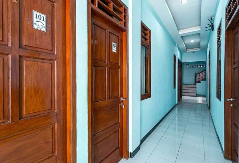 Majatalo Reddoorz Near Puro Mangkunegaran