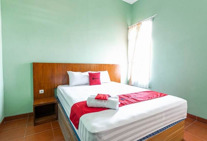بنسيون Reddoorz Near Puro Mangkunegaran