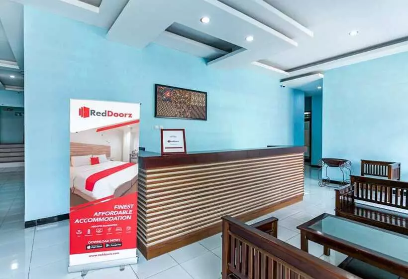 Majatalo Reddoorz Near Puro Mangkunegaran