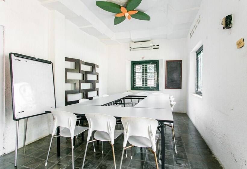 بنسيون Reddoorz Plus Near Taman Sari 2