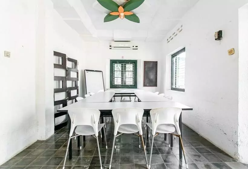 Majatalo Reddoorz Plus Near Taman Sari 2