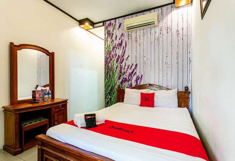 بنسيون Reddoorz Plus Near Taman Sari 2