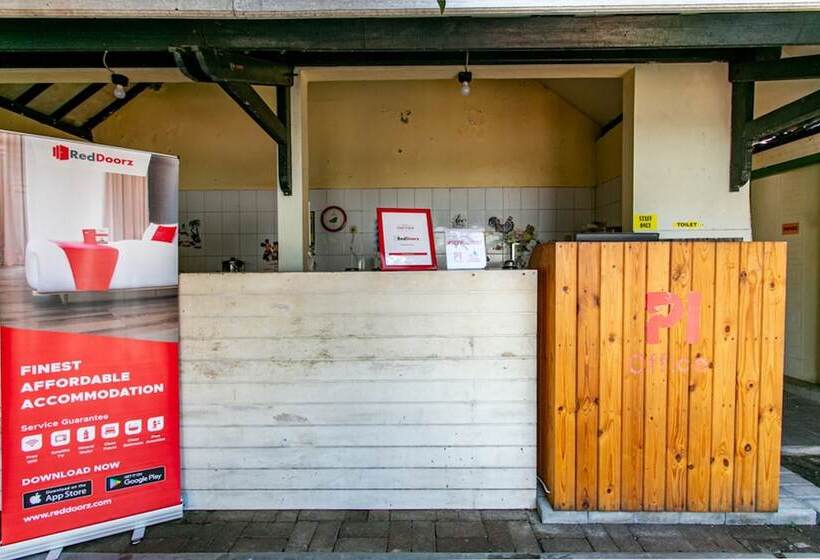 بنسيون Reddoorz Plus Near Taman Sari 2