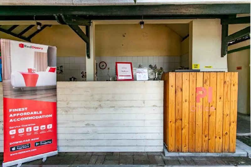 Majatalo Reddoorz Plus Near Taman Sari 2