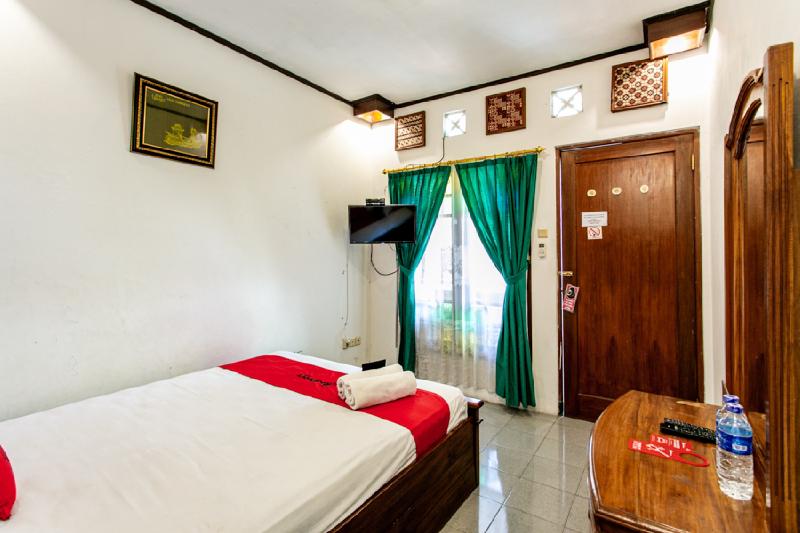 بنسيون Reddoorz Plus Near Taman Sari 2