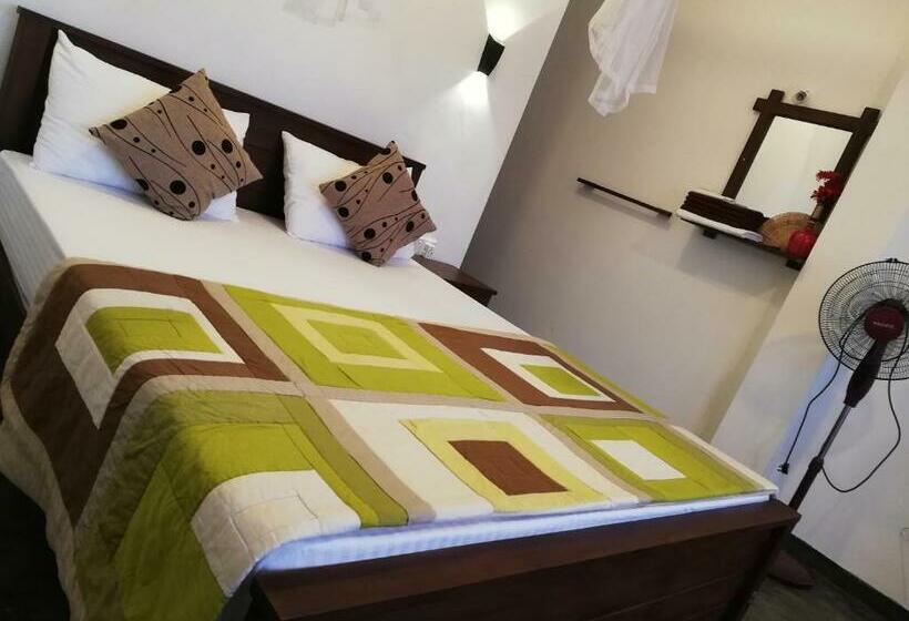 פנסיון Solace Resort Ella