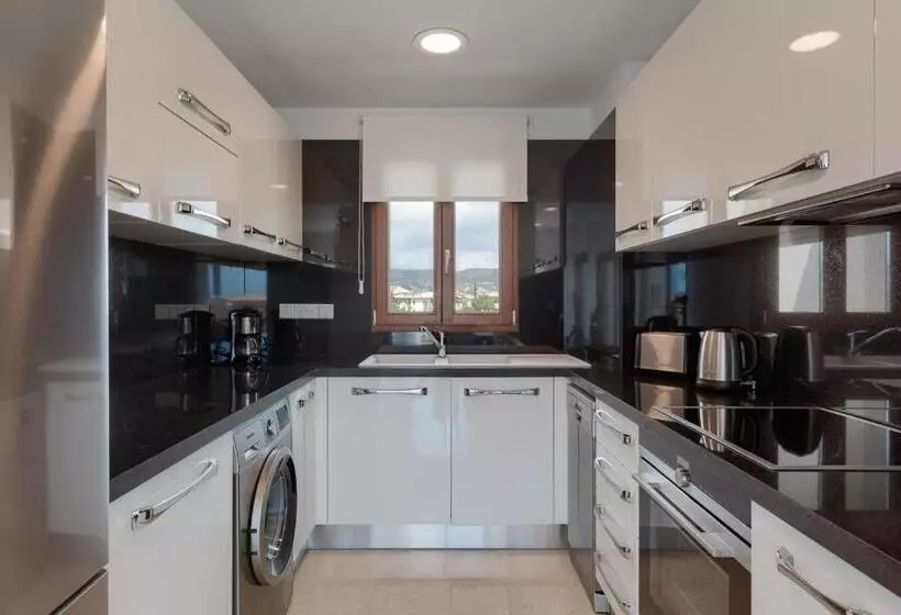 هتل Aphrodite Hills Rentals   Premium Serviced Apartments