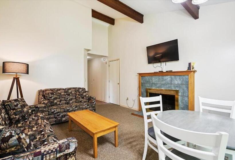 هتل Cedarbrook Queen Suite 106