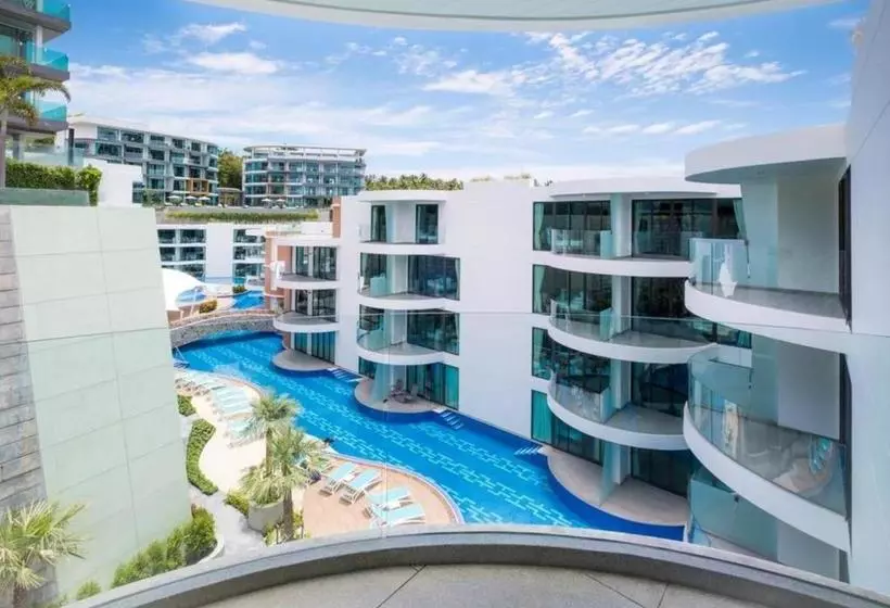 Joy Phucket Absolute Twin Sands Resort