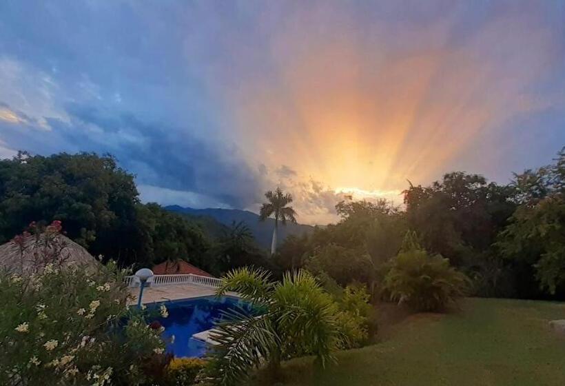 پانسیون Hostal Finca Palermo