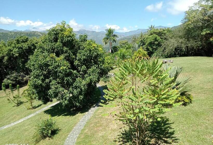 پانسیون Hostal Finca Palermo