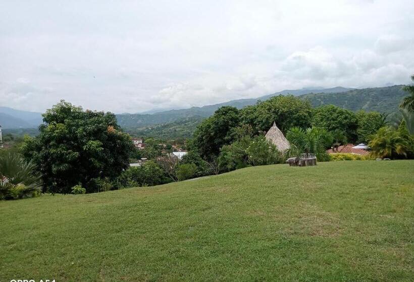 پانسیون Hostal Finca Palermo