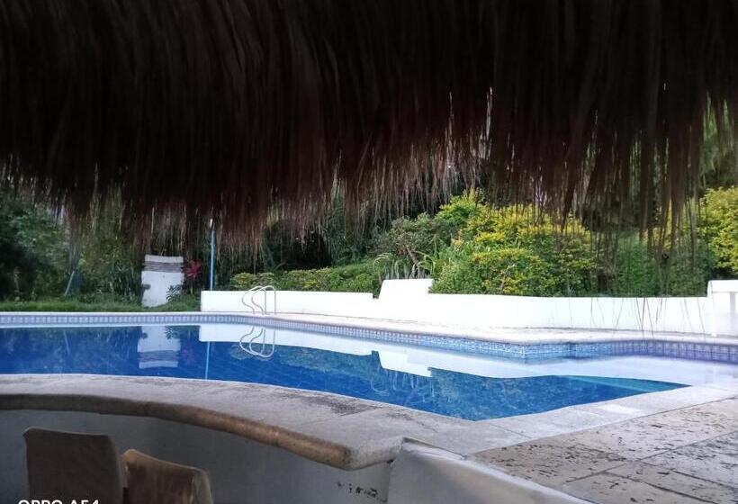 پانسیون Hostal Finca Palermo