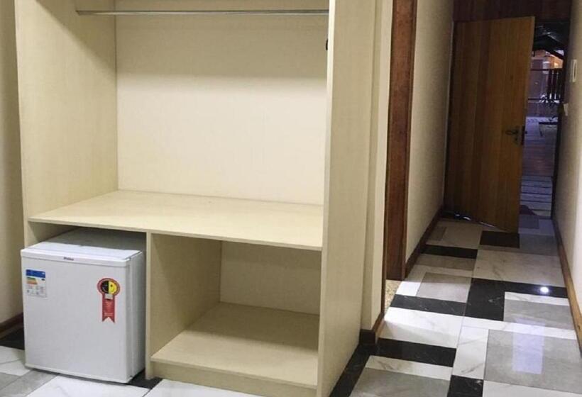 پانسیون Lonier Nature Inn