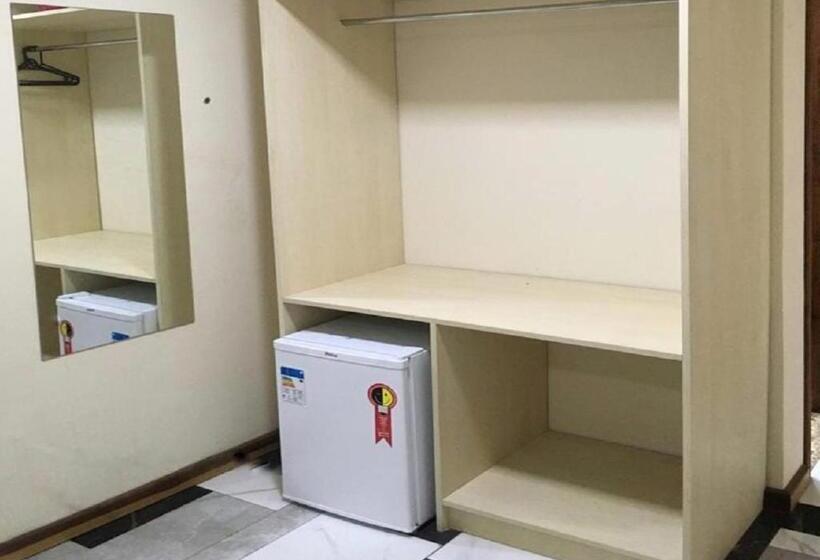 پانسیون Lonier Nature Inn