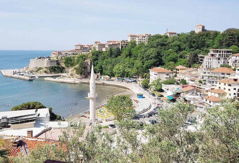 پانسیون Momo Sea View Apartments