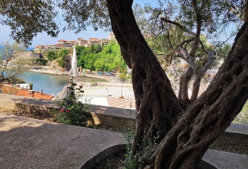 پانسیون Momo Sea View Apartments