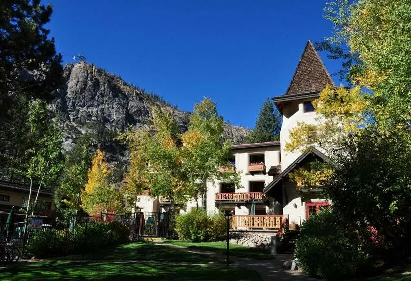 استراحتگاه Olympic Village Inn Olympic Valley