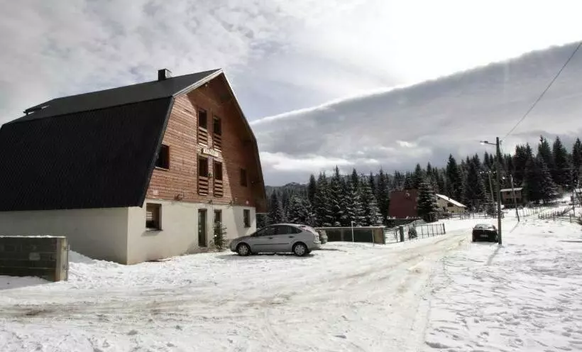هاستل Guest House Alpha Ski Camp