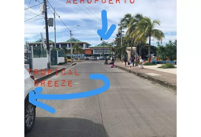 ユースホステル Tropical Breeze Aeropuerto