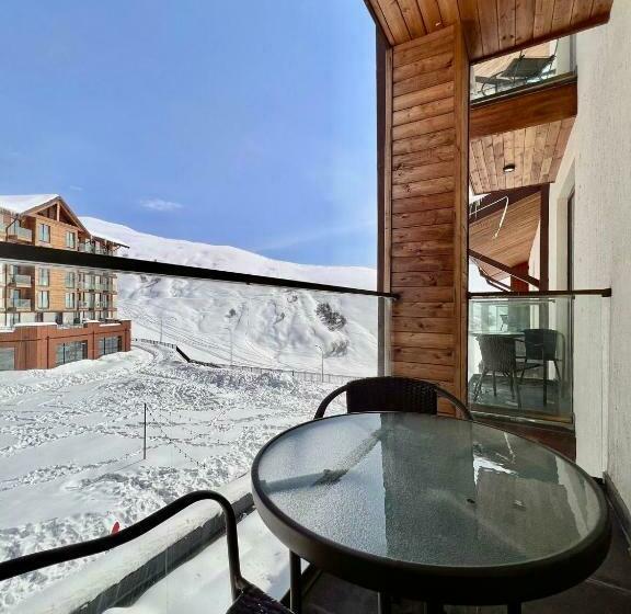 Gudauri New Loft 1 Tophit