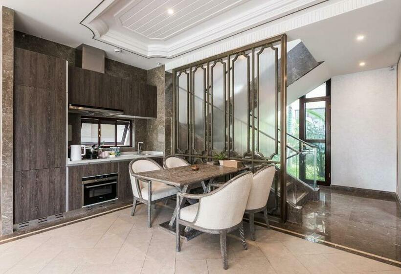 בית מלון כפרי Haitangbay Loosen Coast Resort Villas