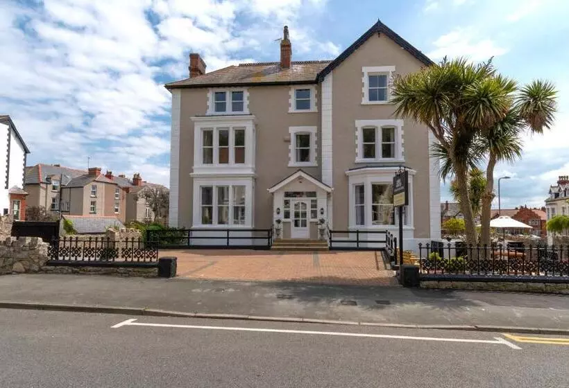 هتل Lansdowne House With Private Car Park