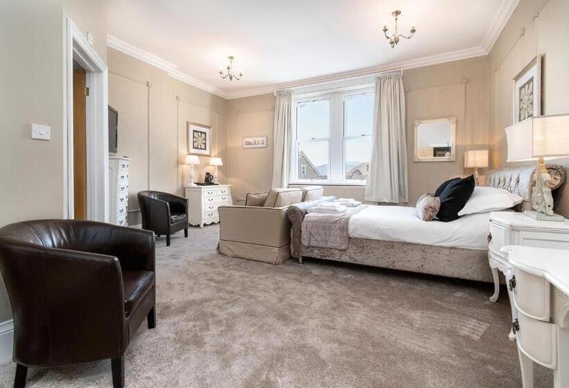 Отель Lansdowne House With Private Car Park