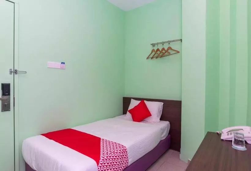 ホテル Oyo 1172  Shlyo