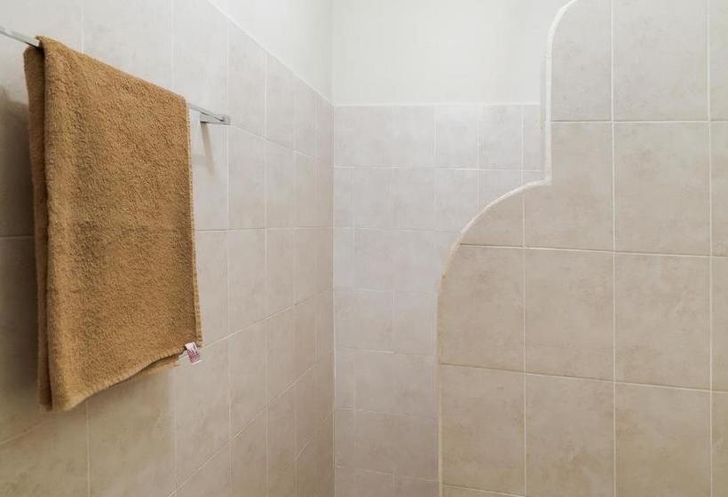 ホテル Yumkiin   Cerca Del Ferry Y Terminal Ado