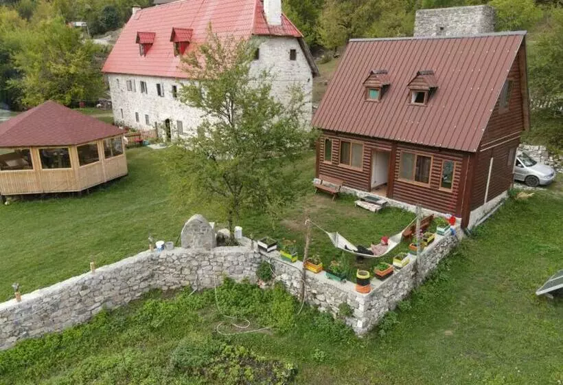 Majatalo Bujtina Terthorja