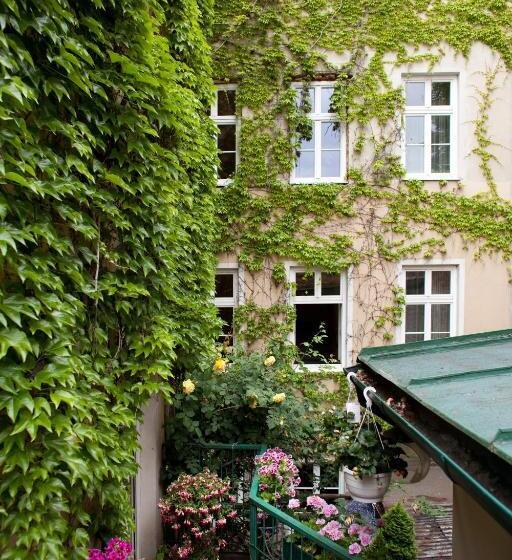 پانسیون Fink Low Budget Rooms