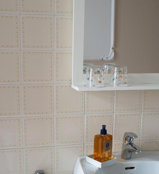 پانسیون Fink Low Budget Rooms