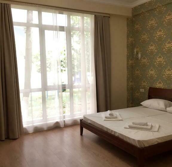 هاستل Semeynyy Mini