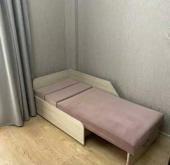 هاستل Semeynyy Mini