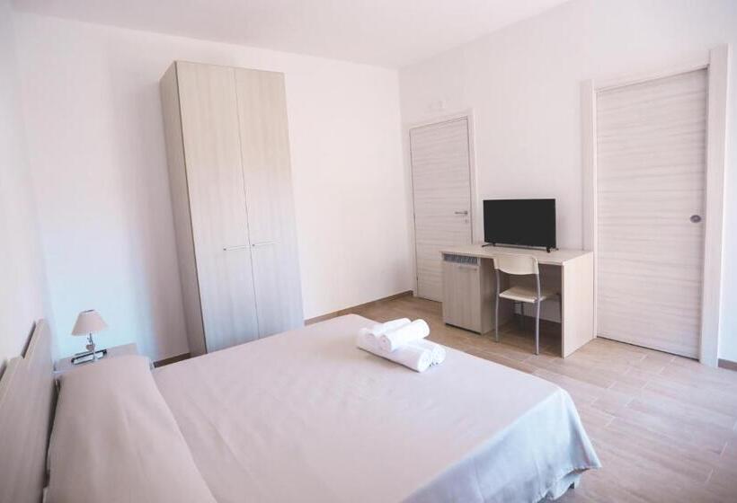 ベッドアンドブレックファースト Il Viaggiatore Via Rimini Serapo