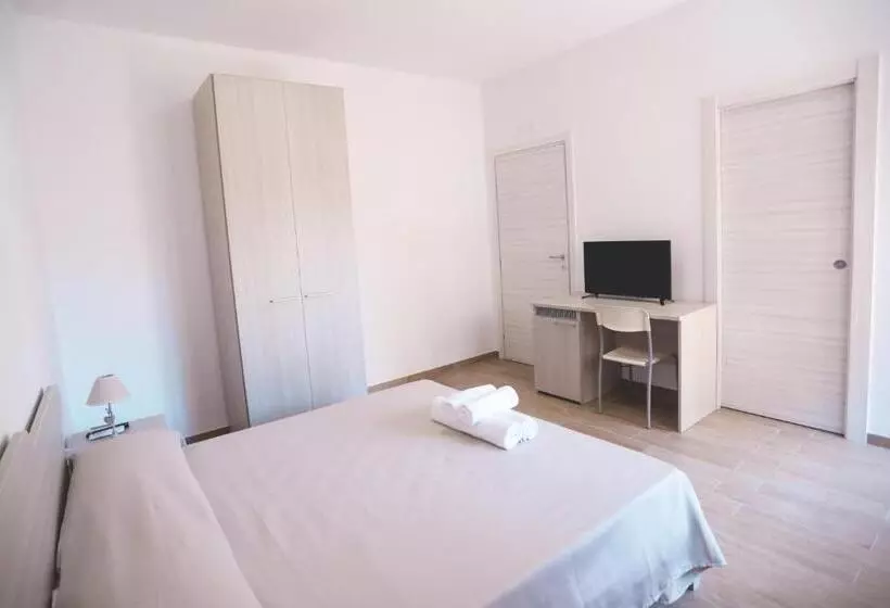 ベッドアンドブレックファースト Il Viaggiatore Via Rimini Serapo