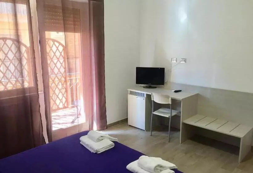 ベッドアンドブレックファースト Il Viaggiatore Via Rimini Serapo