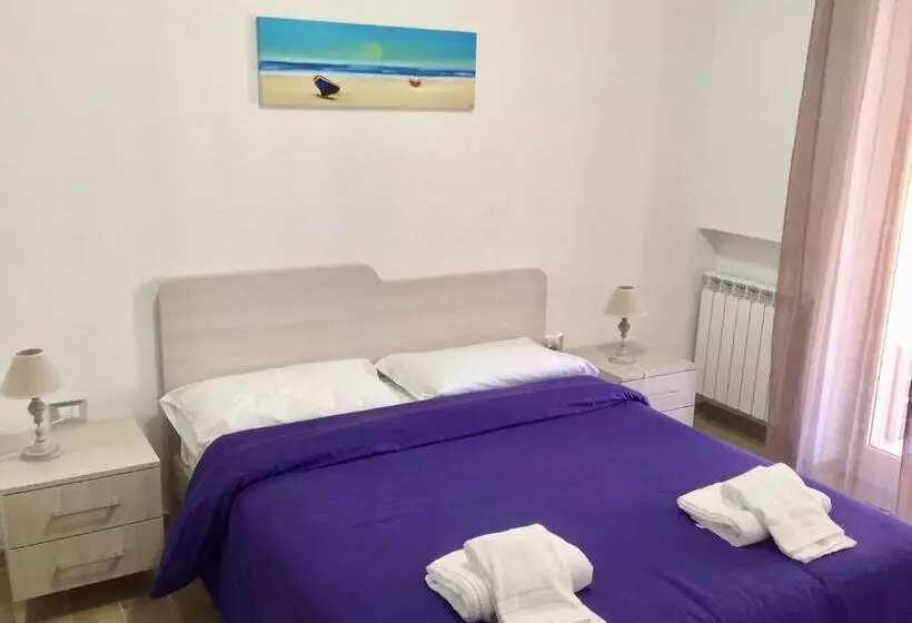 ベッドアンドブレックファースト Il Viaggiatore Via Rimini Serapo
