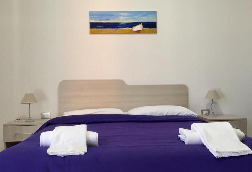 ベッドアンドブレックファースト Il Viaggiatore Via Rimini Serapo