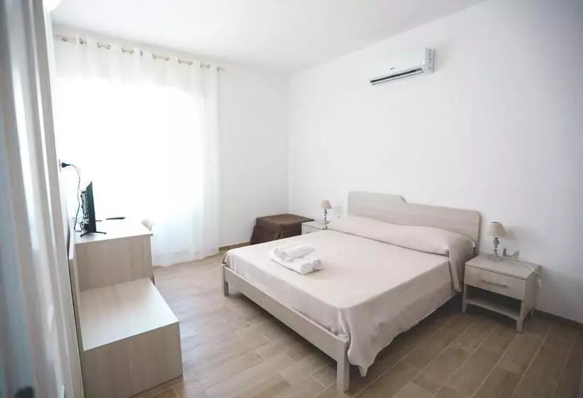ベッドアンドブレックファースト Il Viaggiatore Via Rimini Serapo