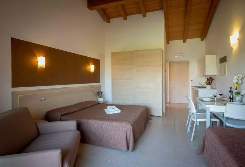 هتل Agriturismo Tre Colline