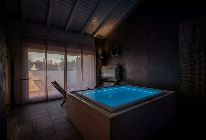 هتل Agriturismo Tre Colline